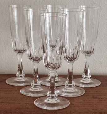 Seks Champagnefljter "Edvard" fra Holmegaard fr 1940