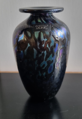 Vase af Michael Ahlefeldt Laurvig